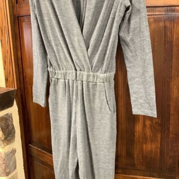 Grade & Gather gray one piece pants suit v-neck romper size small - Picture 4 of 12